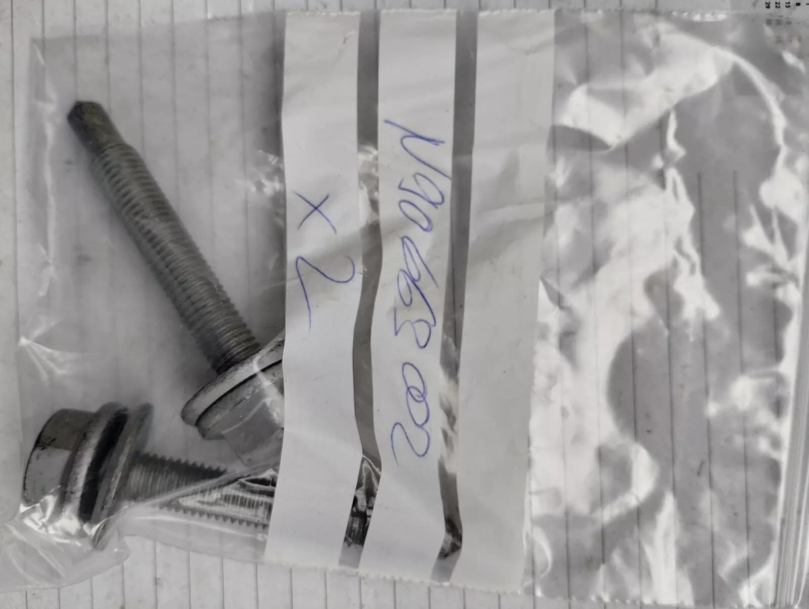 ORIGINAL BENTLEY BOLT CROSSMEMBER FRONT M10*70 2 PCS NR: N90663002