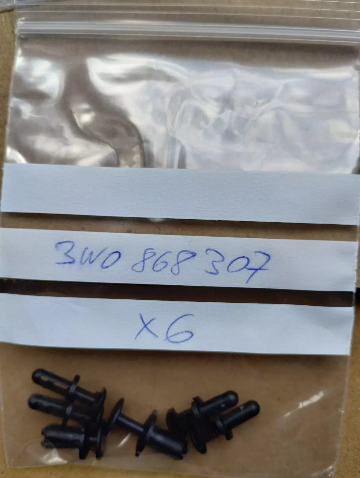 ORIGINAL BENTLEY RIVET 6 PCS No: 3W0868307