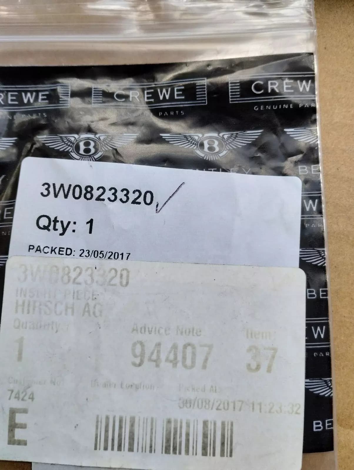 ORIGINAL BENTLEY INSERT PIECE RIGHT 1 PCS No : 3W0823320