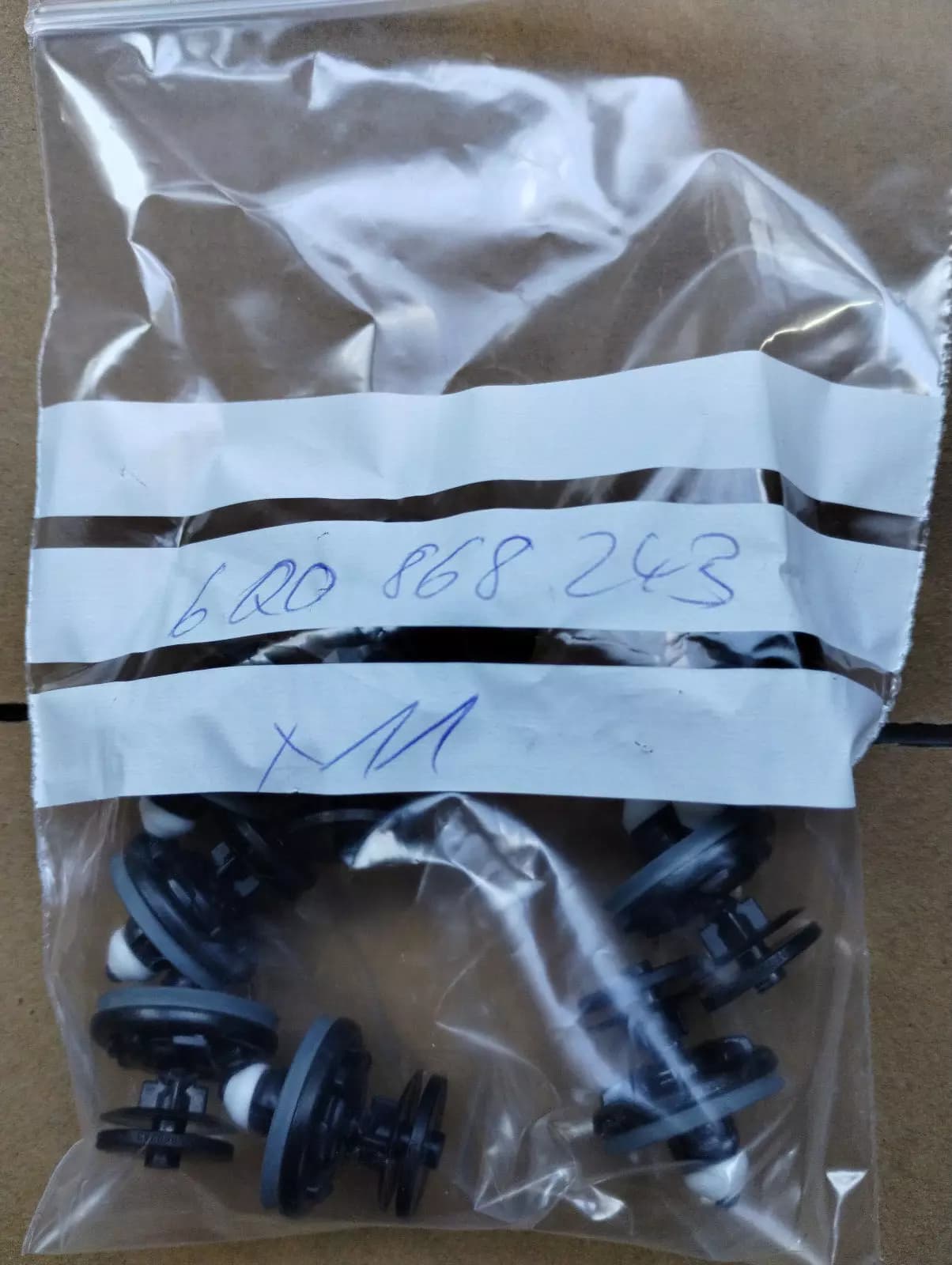 ORIGINAL BENTLEY CLIP 11 PCS No: 6Q0868243