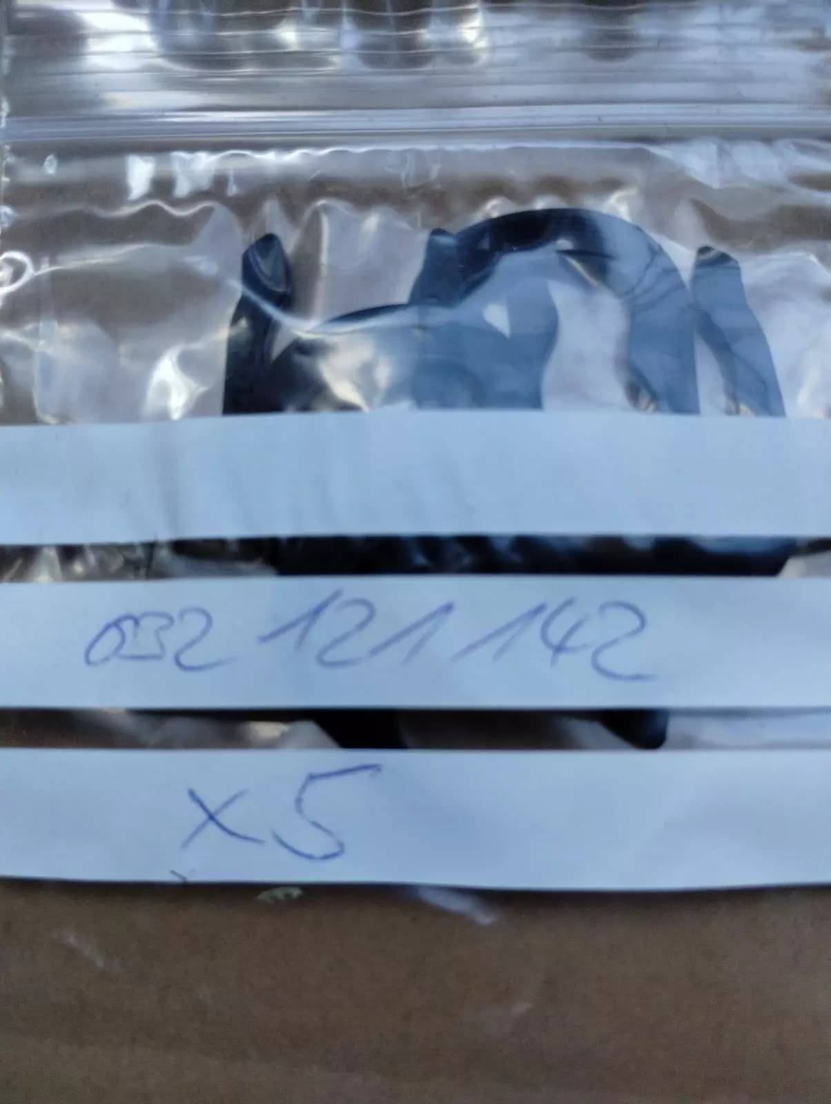 ORIGINAL BENTLEY RETAINING SRING 5 PCS No : 032121142