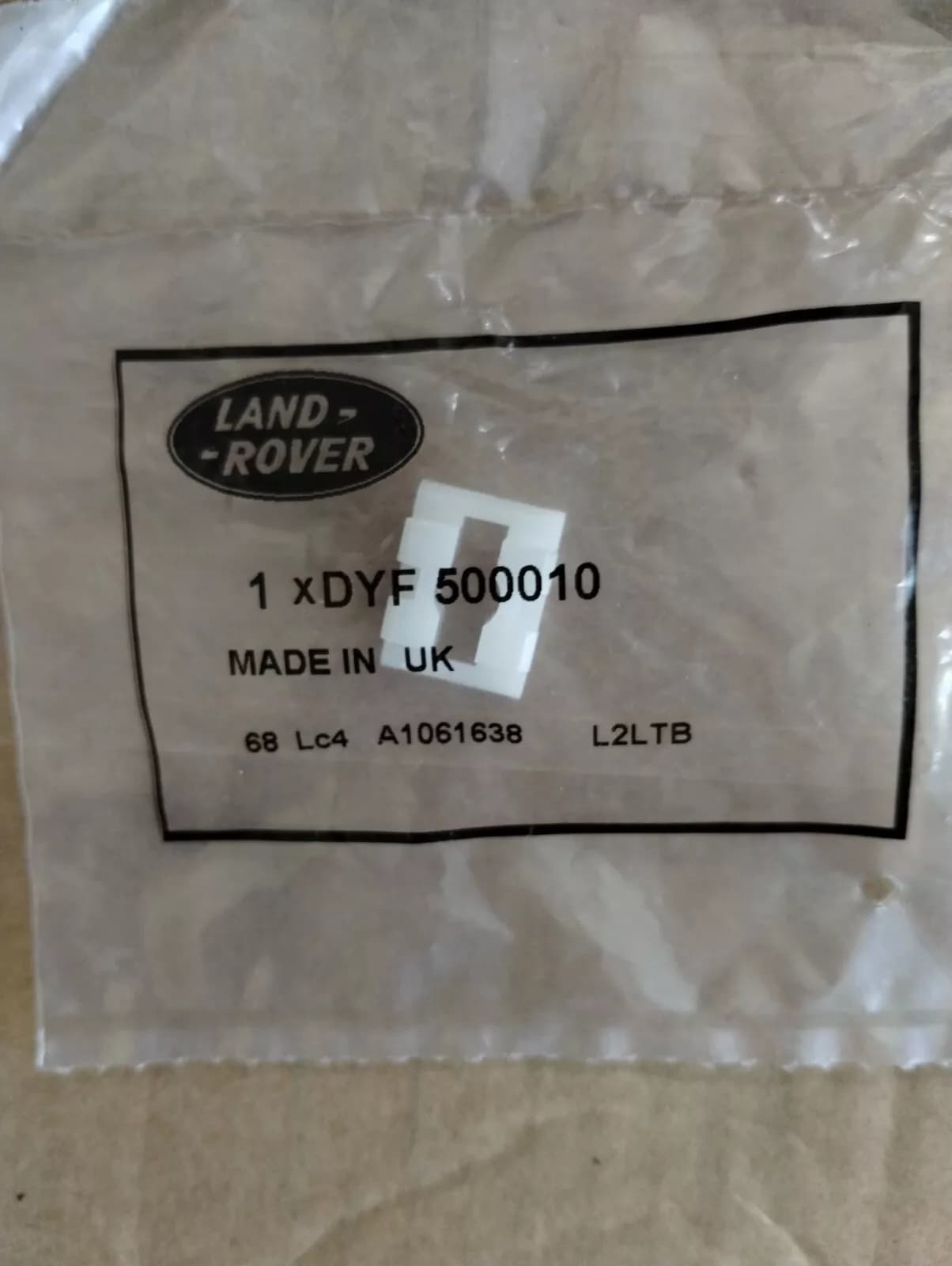 Genuine Jaguar, Land Rover, retainer 3 Pcs No: DYF500010