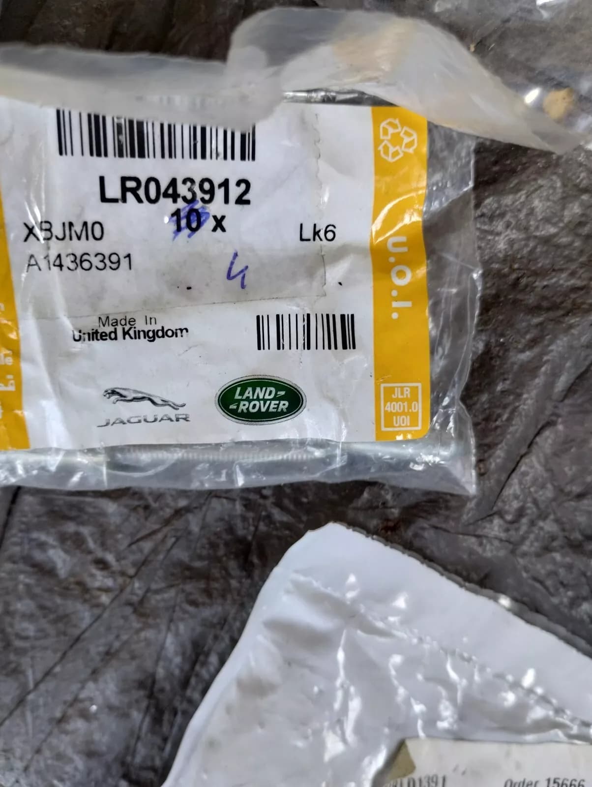 Genuine Jaguar, Land Rover, rivet 4 Pcs Nr: LR043912