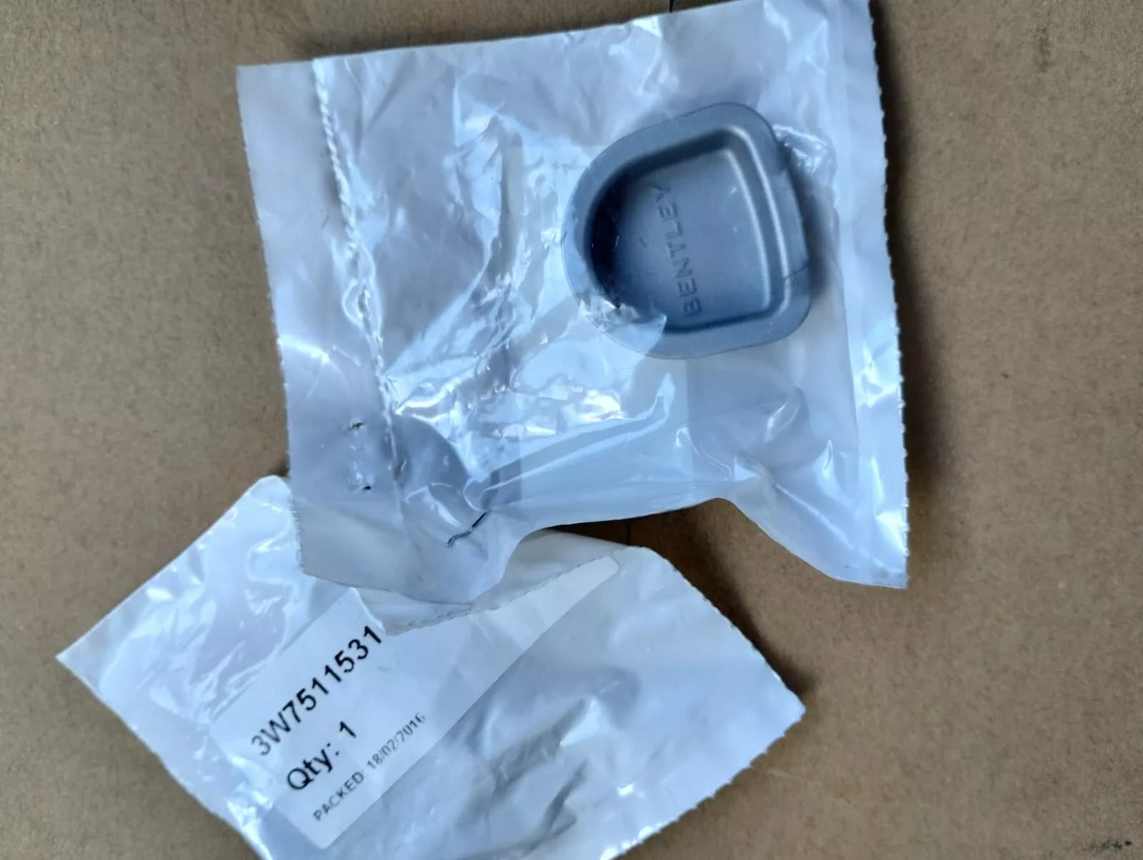 ORIGINAL BENTLEY SEALING PLUG 2 PCS NR: 3W7511531D