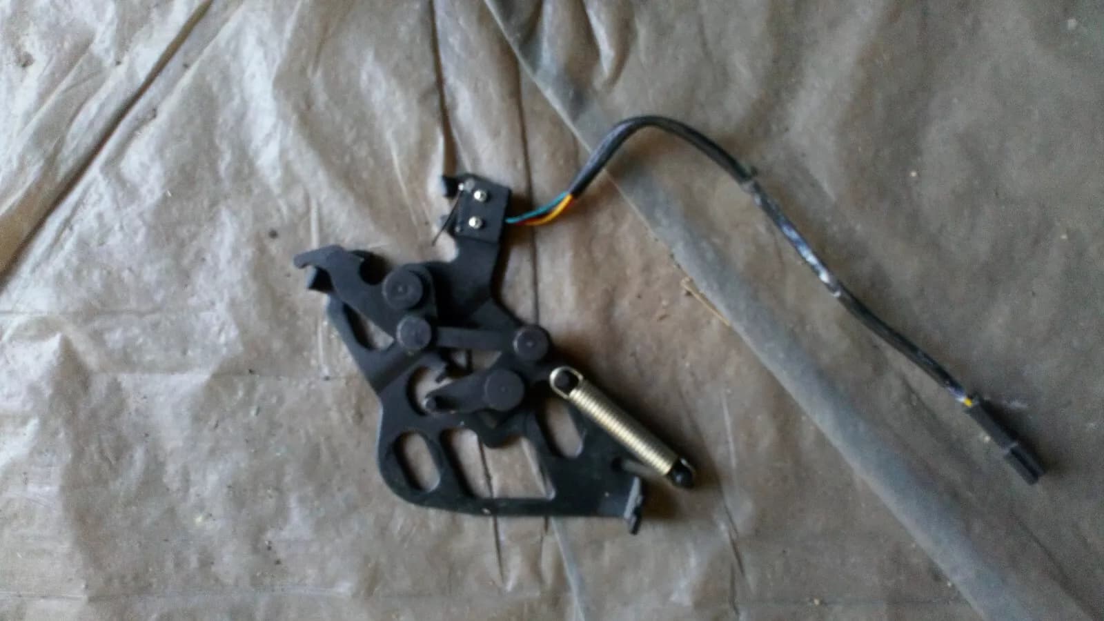 SAAB 9-3, 900NG Convertible top lock right part no:5184668 year:1994-2003