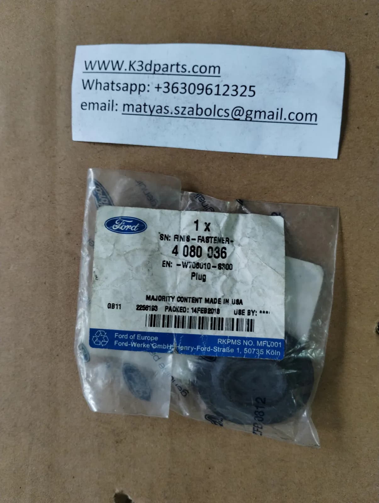 Genuine Ford  MUSTANG MK6 Body Plug. Part number 4080036.