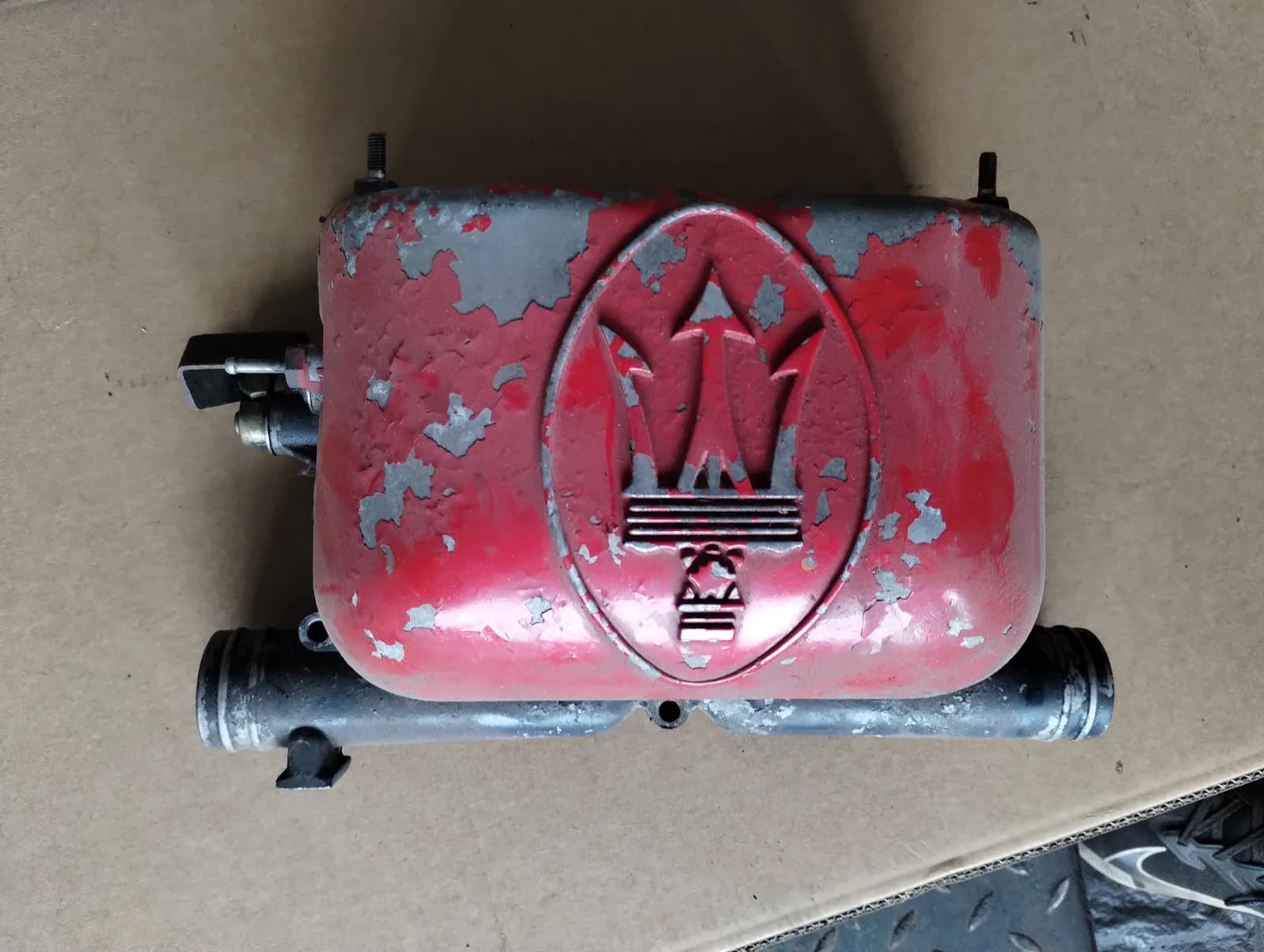 Genuine Maserati Biturbo CARBURETOR COVER. Part number 312220005.