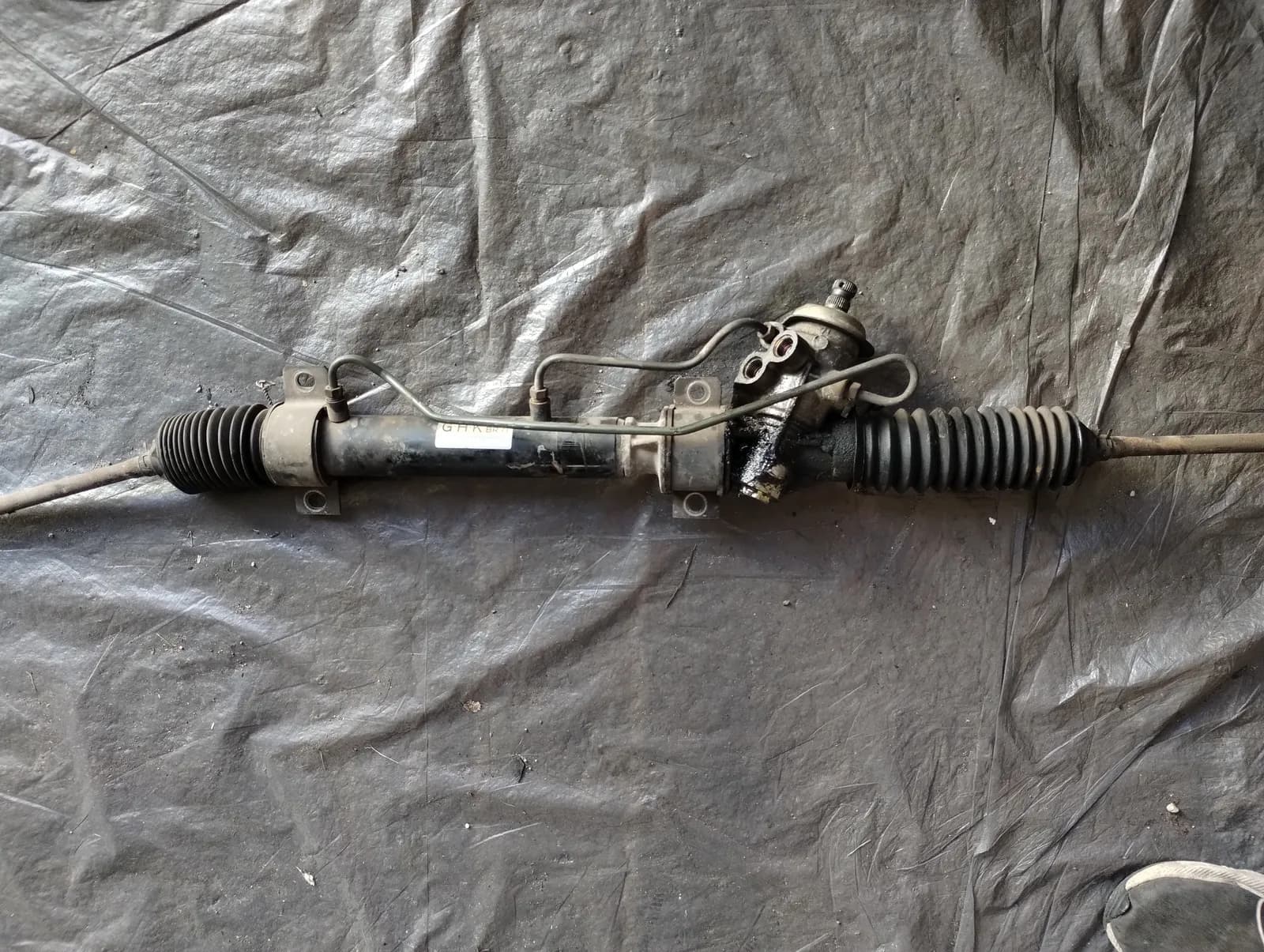Genuine Maserati Biturbo Steering rack with power steering. Part number 2Y15883.