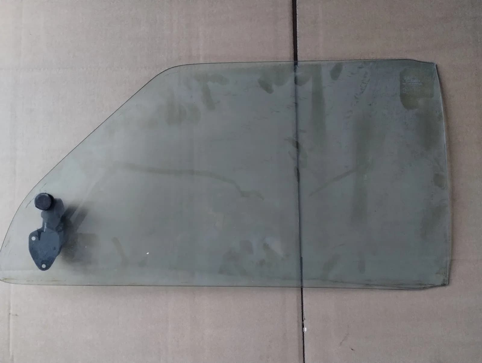 Genuine Maserati Biturbo RH REAR SIDE GLASS.