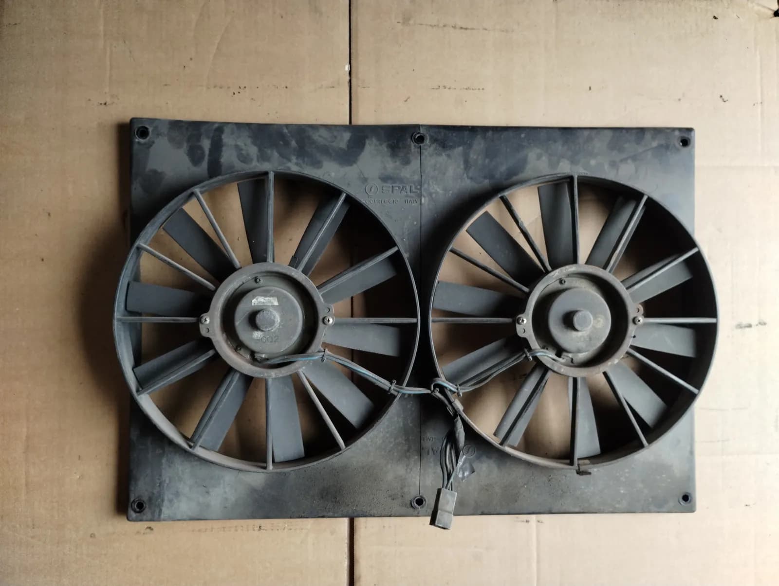 Genuine Maserati Biturbo ELECTRIC FAN MOTOR WITH FRAME. 1983.