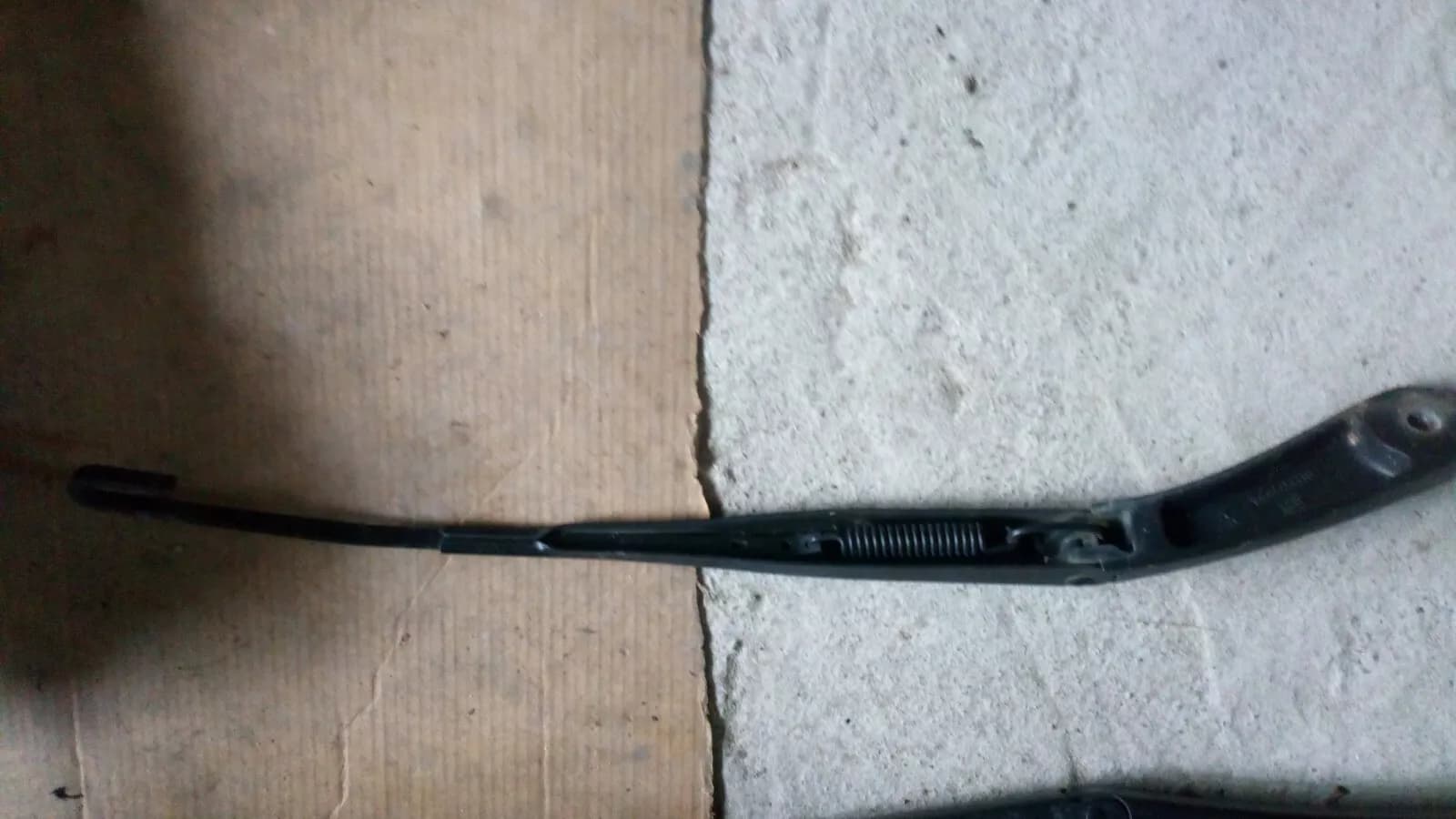 SAAB 9-3 wiper arm left year:2004 part no:12800764