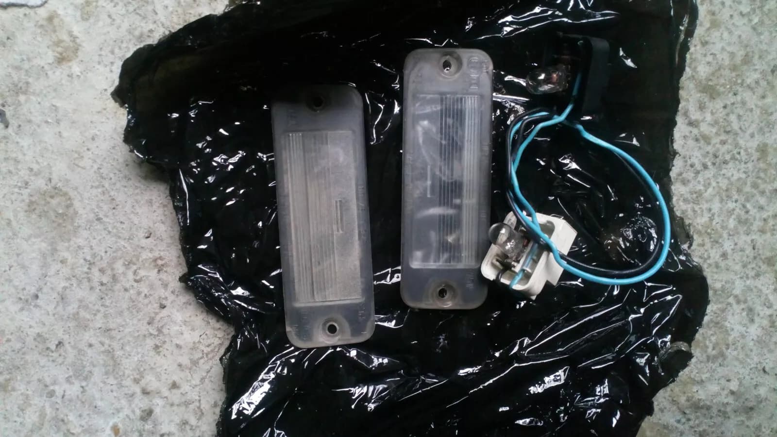 SAAB 9-3 license plate light glass year:1998