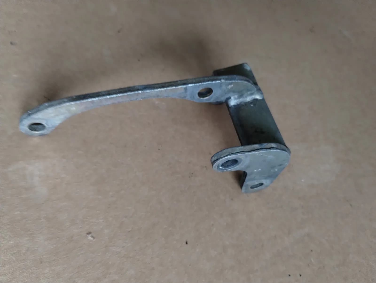Genuine Maserati Biturbo AC COMPRESSOR BRACKETS. Part number 315520126.